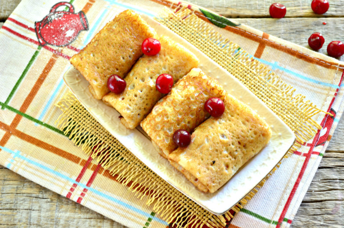 МЛИНЦІ З ВИШНЕЮ ТА СИРОМ