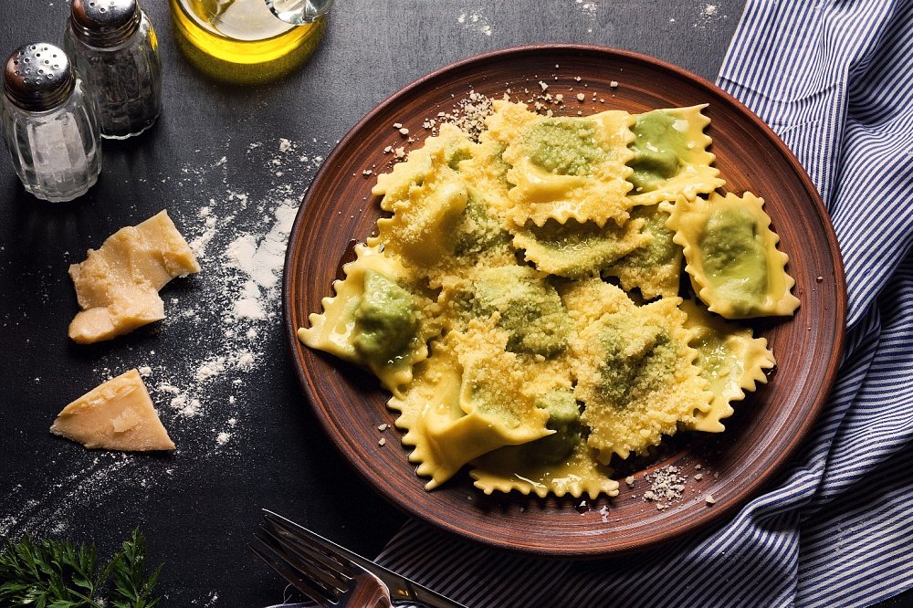 РАВІОЛІ З СИРОМ ТА ШПИНАТОМ